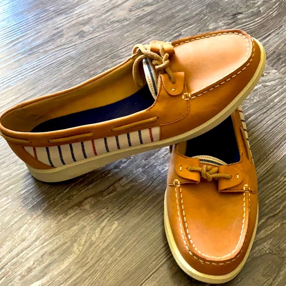 Sperry Shoes - Sperry Top Sider boat shoes ⛵️